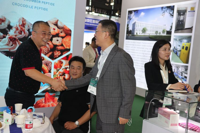 彩世界亮相上海CPHI