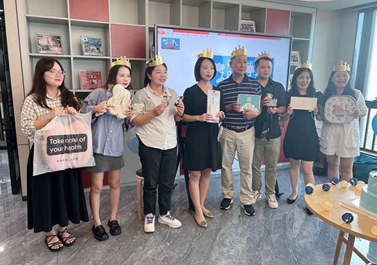 欢乐之蓝，起头开放